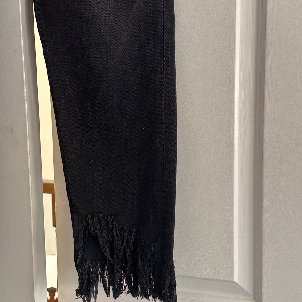 Zara Women's Black Straight Jeans
